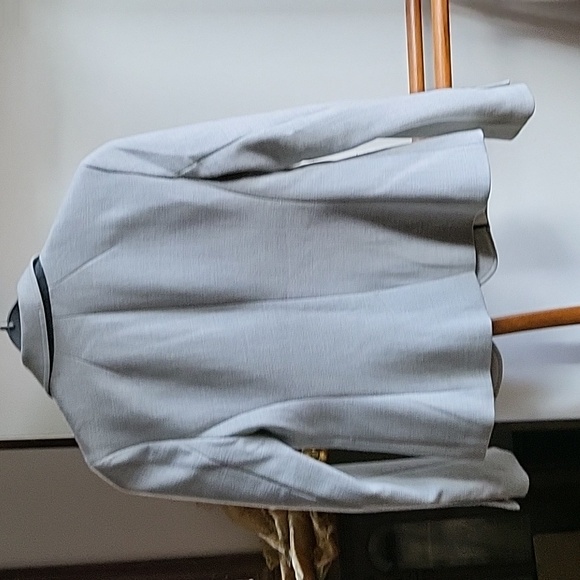 Banana Republic short blazer - Picture 7 of 11